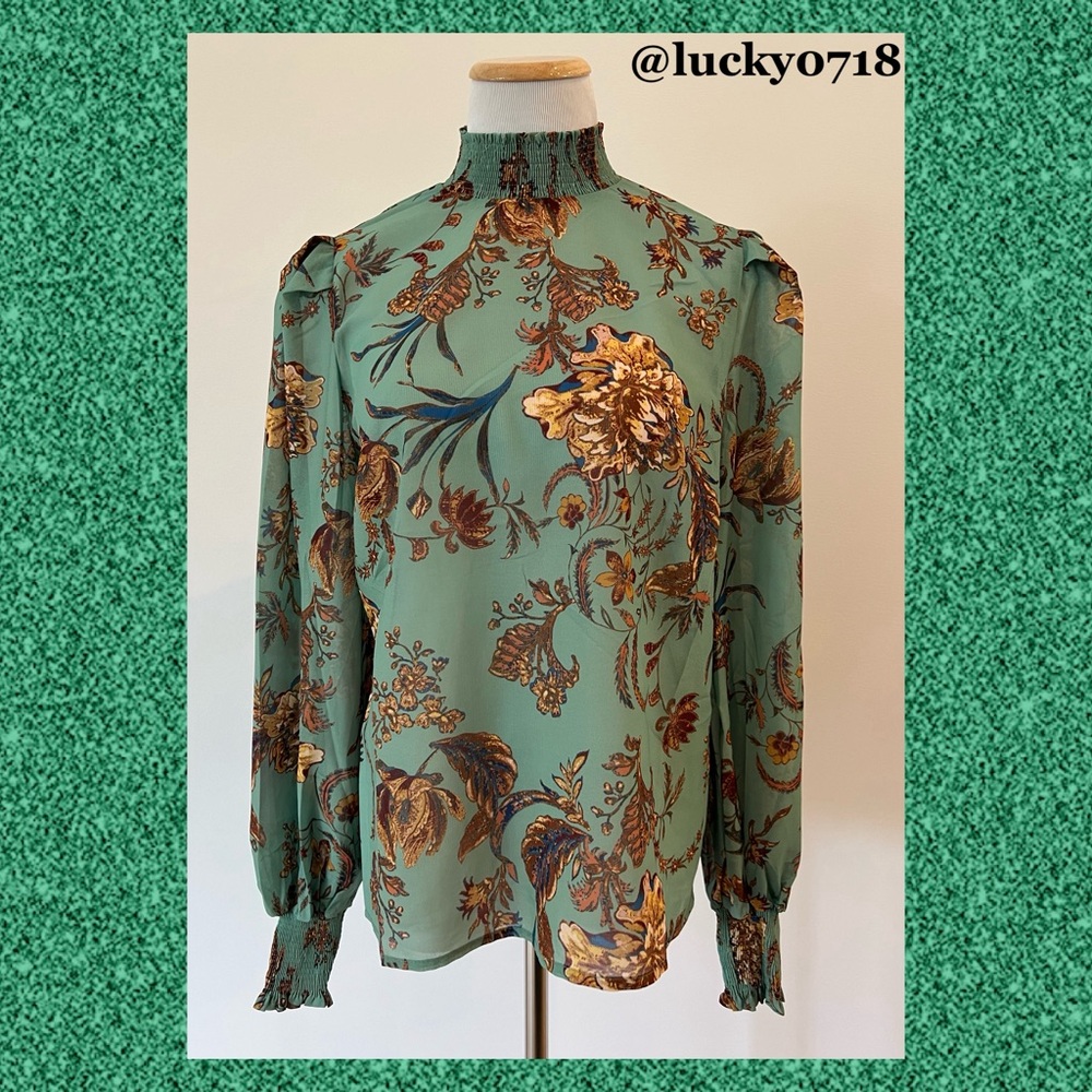 Vici Flying Tomato NWOT Boho Chiffon Smocked Mock Neck Sage Floral Top Sz S - Picture 3 of 8